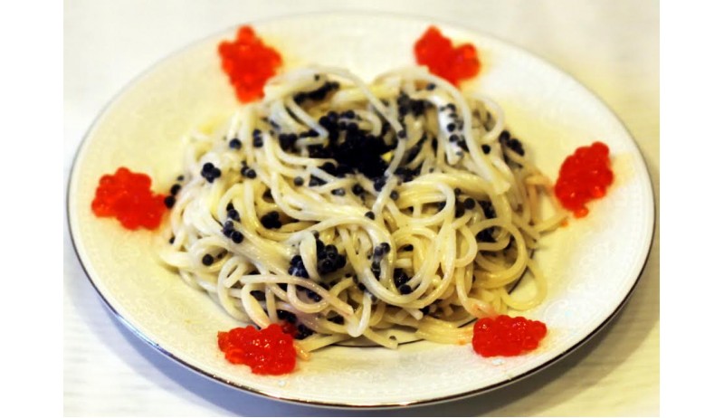 Spaghetti with Seaweed Vegetarian/Vegan Red & Black Caviar